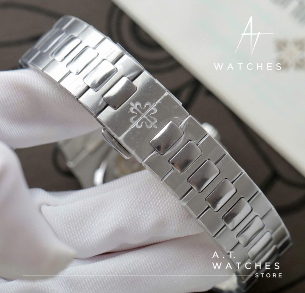 Patek Philippe Nautilus Calendar Moon Super Clone Swiss Machine 40.5mm